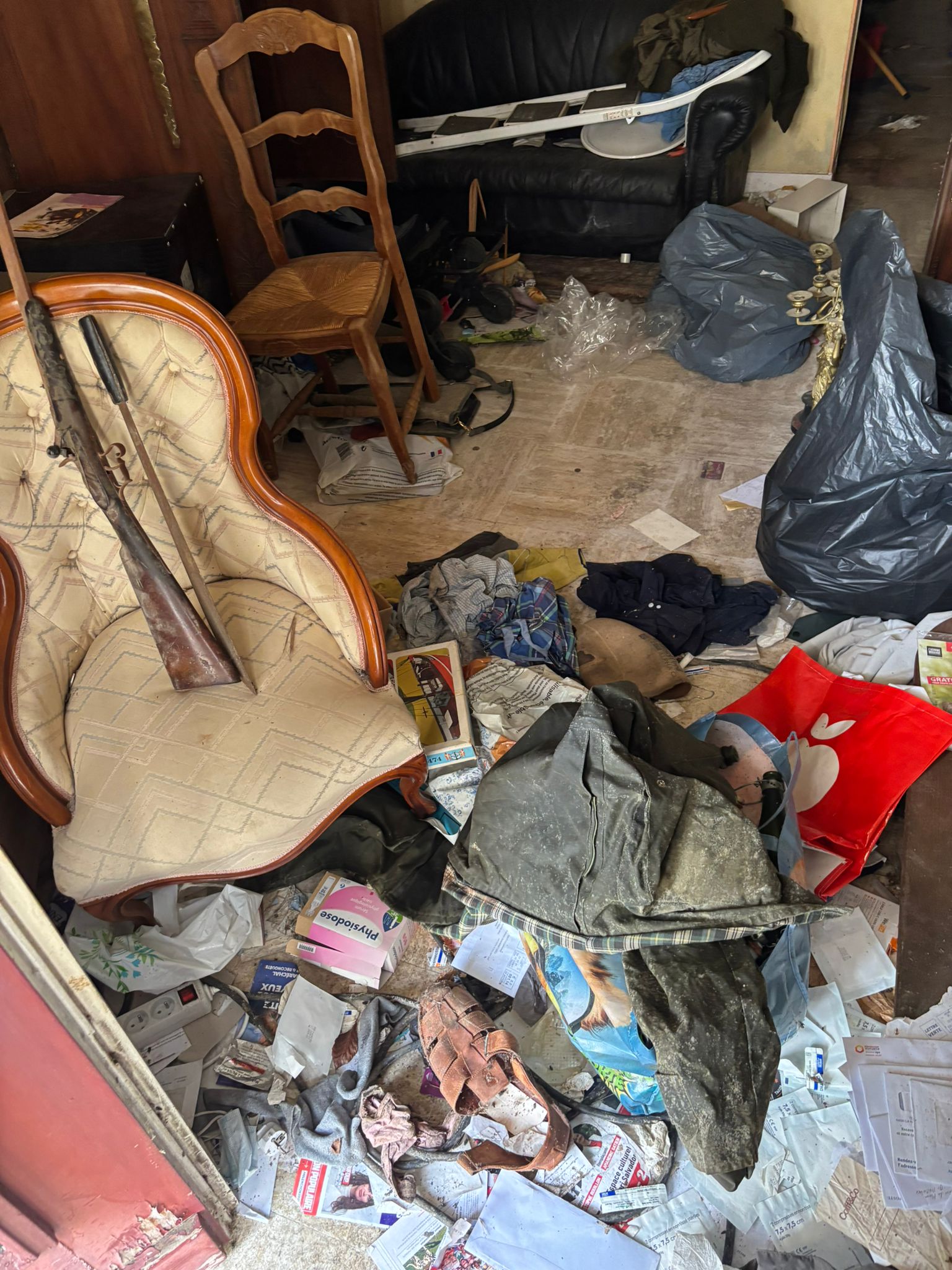Que faire si, à l’ouverture, le logement est infesté de mouches, d’odeurs insoutenables et de déchets organiques ? SOS DC à Dunkerque et dans les environs IMG 20250901 WA0061